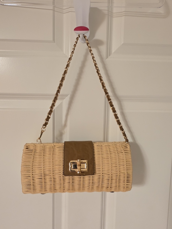 Tommy Bahama Handbags - Tommy Bahama NWT Woven Wicker Shoulder Bag with Gold Chain Retail$99